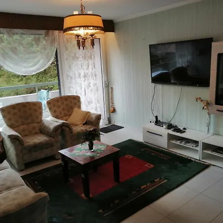 Schoenes Apartment Mit Pool&Sauna アパート
